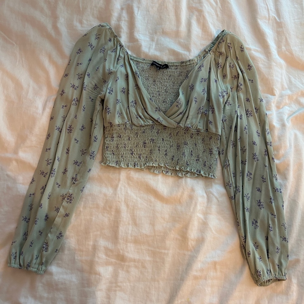 Kendall & Kylie Green Floral Long Sleeve Cropped Blouse
